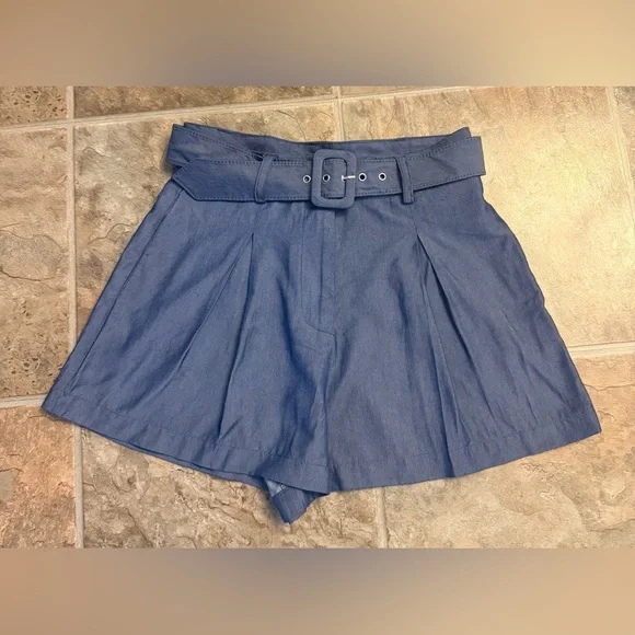NEW NWT Audrey Parks Blue Pleated High-Waisted Belted Shorts – Francesca’s M - Picture 3 of 7